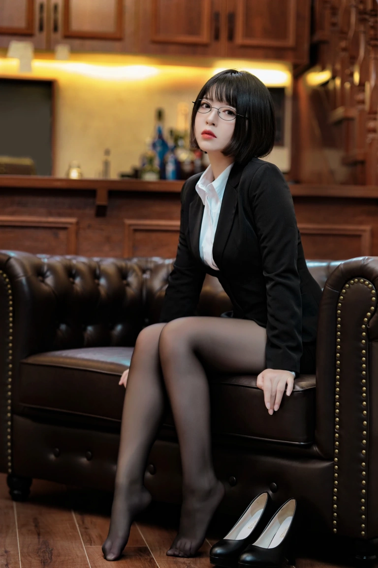 《OL様》｜半半子 BANBANKO · 37张写真