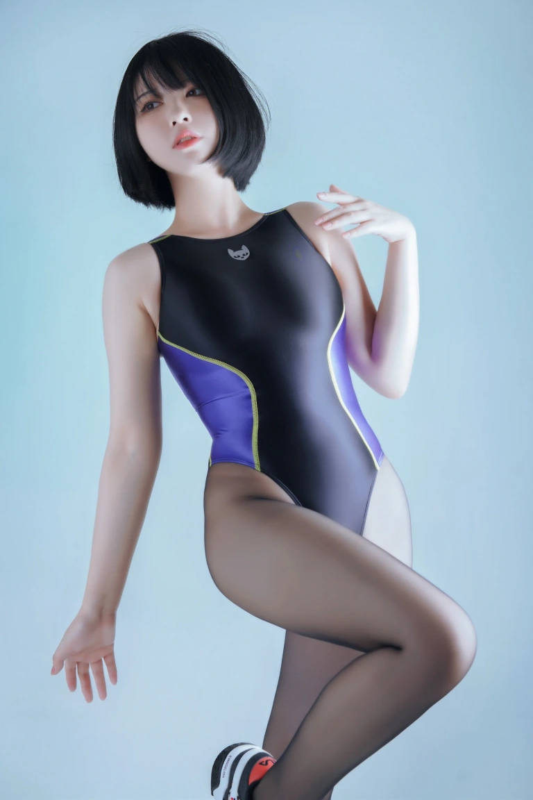 《竞泳》｜半半子 BANBANKO · 36张写真