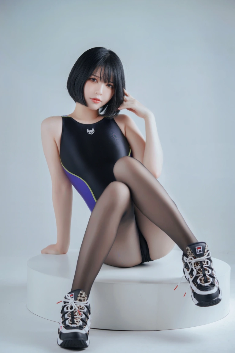 《竞泳》｜半半子 BANBANKO · 36张写真