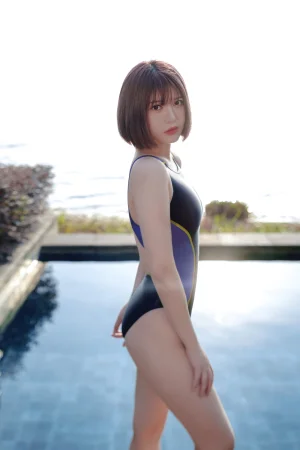 《競泳水着を着た彼女》｜半半子 BANBANKO · 36张写真