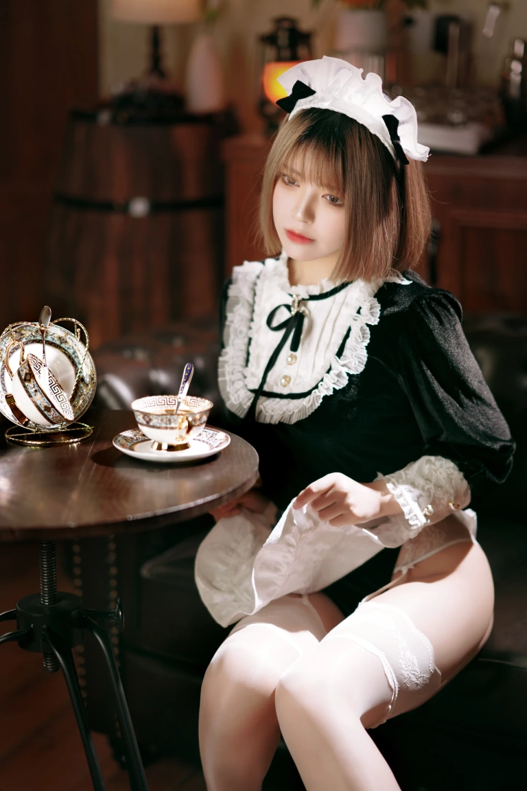 《来一份下午茶吧》｜半半子 BANBANKO · 77张写真、2 个视频