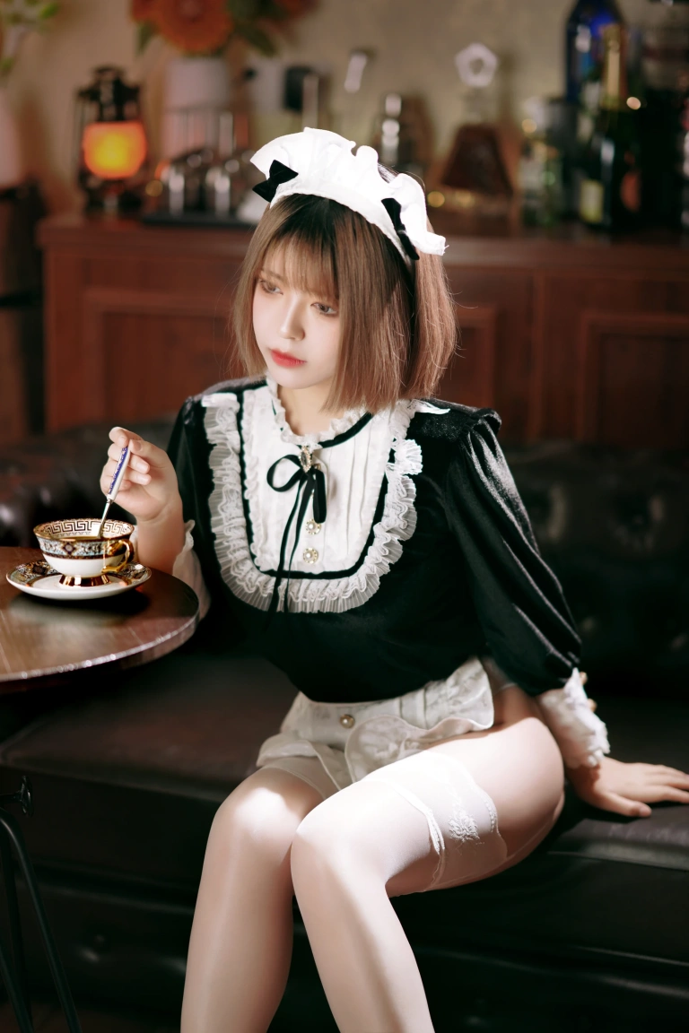 《来一份下午茶吧》｜半半子 BANBANKO · 77张写真、2 个视频