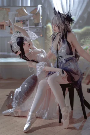 《Arknights 黑x森蚺バレエ》｜半半子 BANBANKO&面饼仙儿 · 56张写真