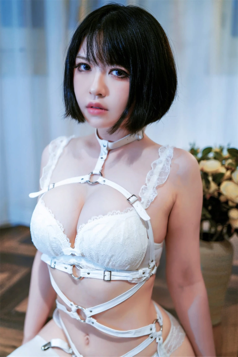 《純白》｜半半子 BANBANKO · 45张写真、1 个视频