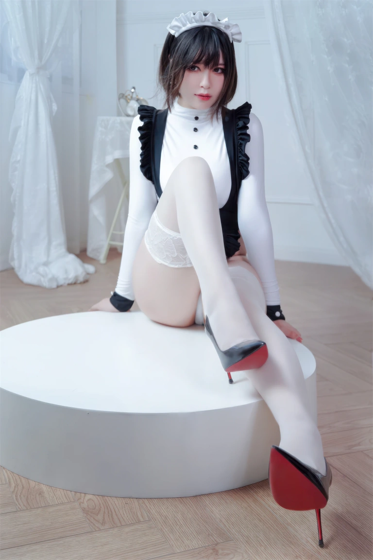 《纯白女仆》｜半半子 BANBANKO · 45张写真