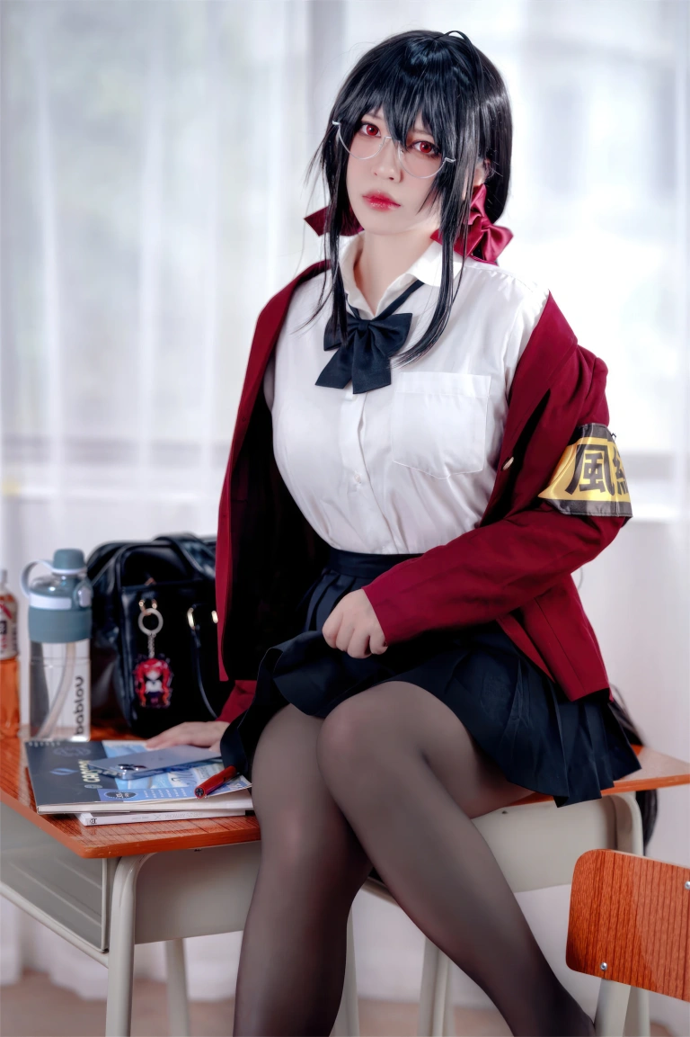 《大凤 风纪委员》｜半半子 BANBANKO · 55张写真、3 个视频
