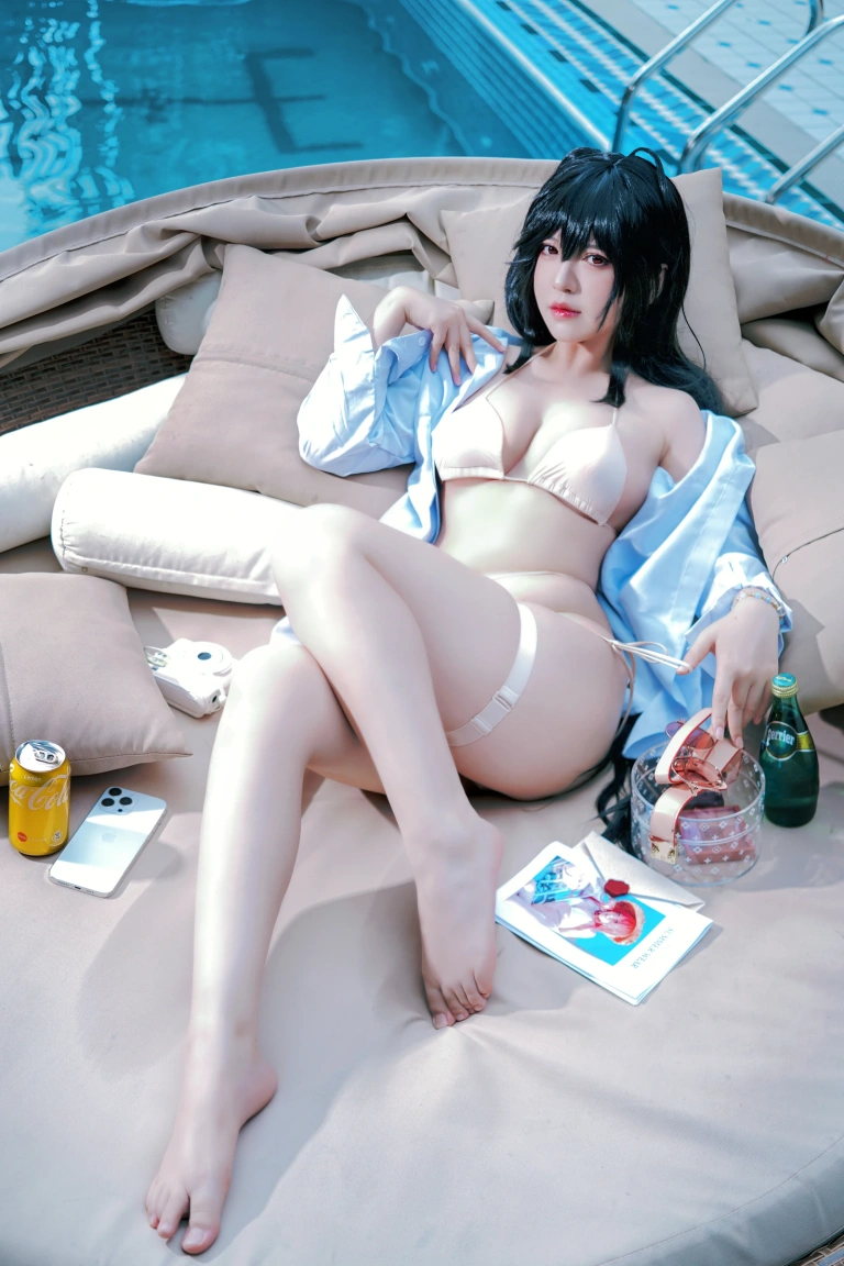 《碧蓝航线 大凤L2D泳装》｜半半子 BANBANKO · 56张写真