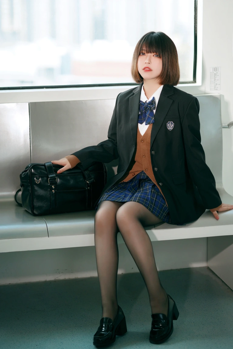 《彼女の制服 Vol.02》｜半半子 BANBANKO · 58张写真