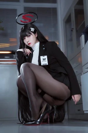 《蔚蓝档案 调月莉音OL》｜半半子 BANBANKO · 60张写真、8 个视频