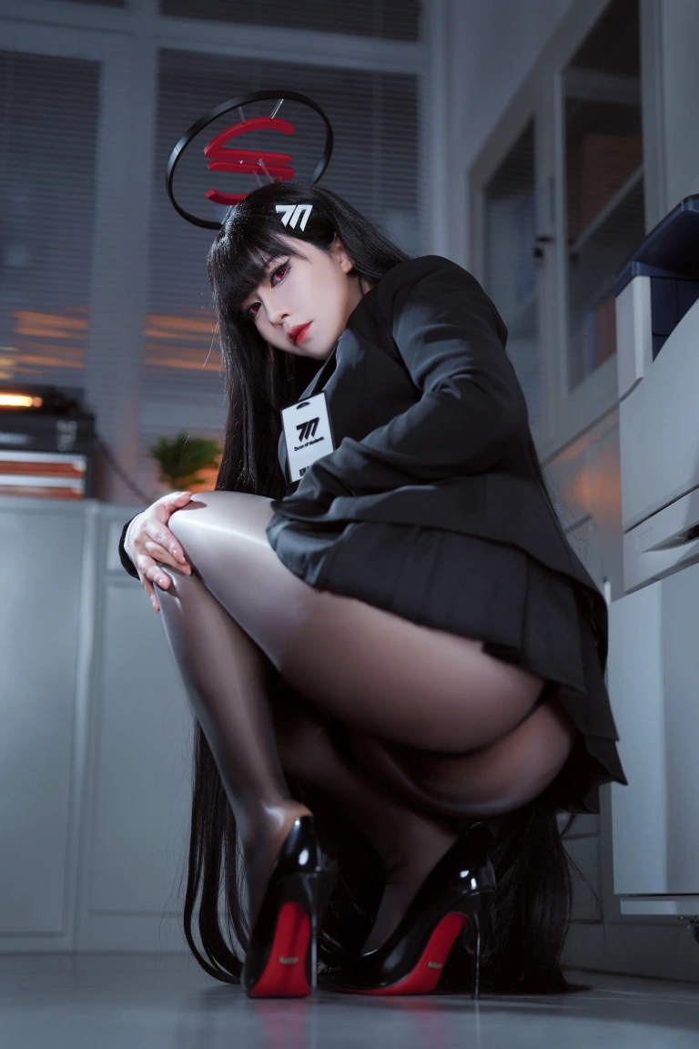 《蔚蓝档案 调月莉音OL》｜半半子 BANBANKO · 60张写真、8 个视频