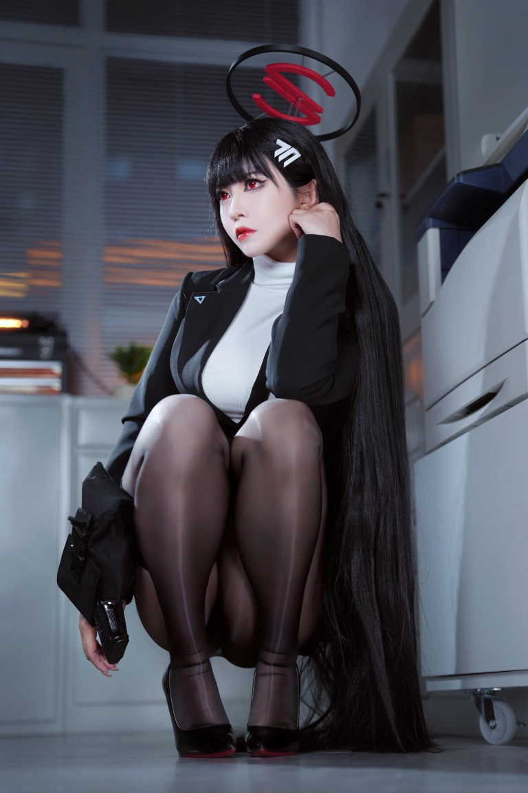 《蔚蓝档案 调月莉音OL》｜半半子 BANBANKO · 60张写真、8 个视频