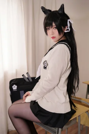 《碧蓝航线 爱宕校服》｜半半子 BANBANKO · 25张写真