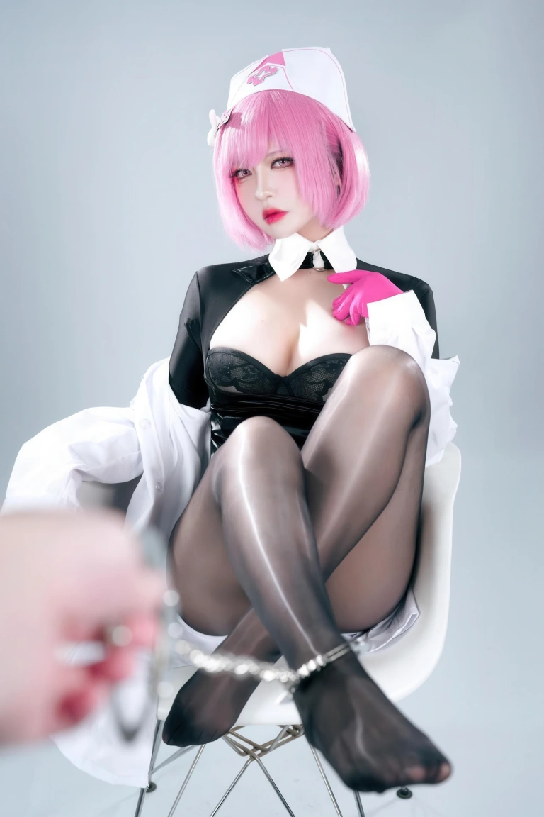 《王医生》｜半半子 BANBANKO · 56张写真