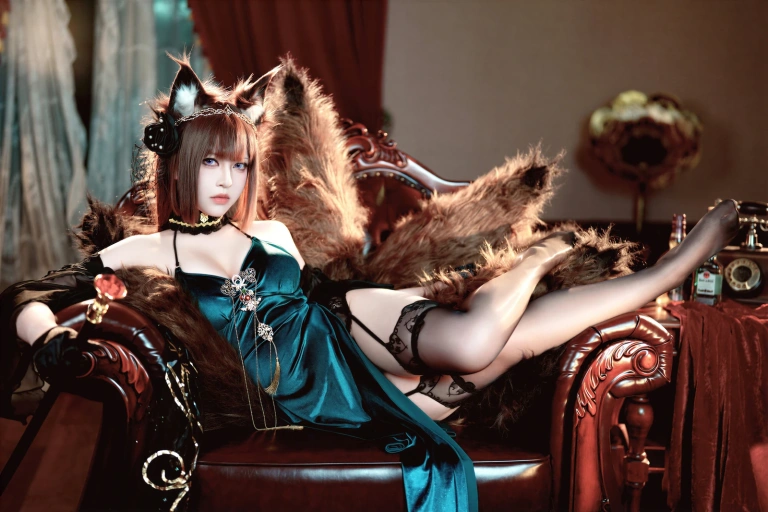 《碧蓝航线·天城 玉座落鸾》｜半半子 BANBANKO · 62张写真、10 个视频
