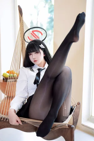 《蔚蓝档案 调月莉音 Vol.03 制服x競泳》｜半半子 BANBANKO · 64张写真、5 个视频
