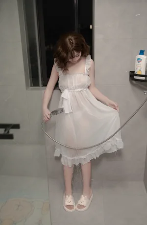《湿身》｜Bangni邦尼 · 84张写真
