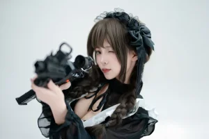 《枪械女仆》｜Bangni邦尼 · 68张写真、6 个视频