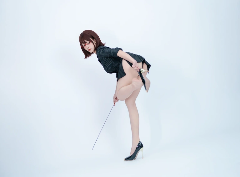 《女秘书》｜Bangni邦尼 · 68张写真、6 个视频