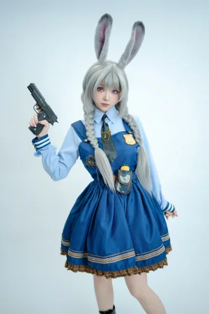 《兔子警官》｜Bangni邦尼 · 72张写真、8 个视频