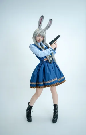 《兔子警官》｜Bangni邦尼 · 72张写真、8 个视频