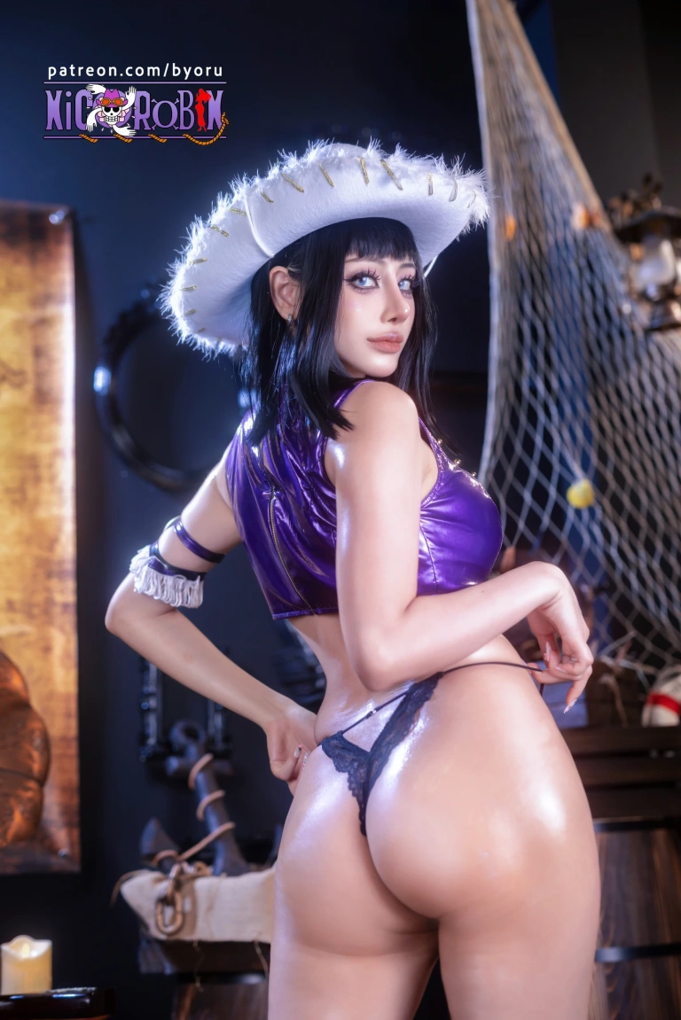 《Nico Robin – One Piece》｜Byoru · 83张写真、30 个视频