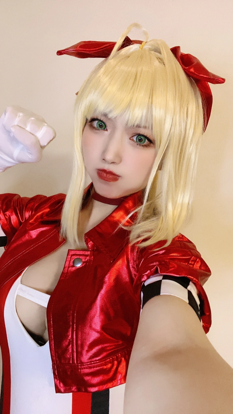 《尼禄赛车》｜切切celia · 14张写真