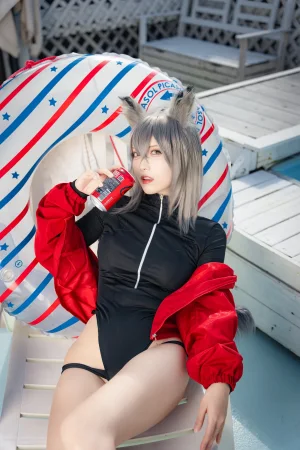 《明日方舟 红》｜切切celia · 28张写真、1 个视频