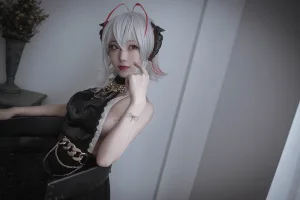 《明日方舟 W 礼服》｜切切celia · 20张写真