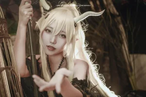 《闪灵》｜切切celia · 12张写真