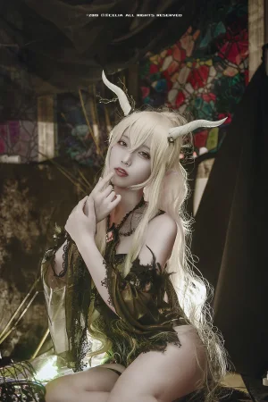 《闪灵》｜切切celia · 12张写真