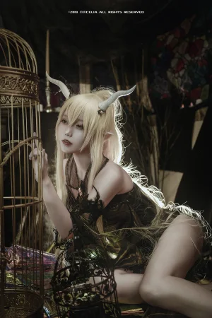 《闪灵》｜切切celia · 12张写真