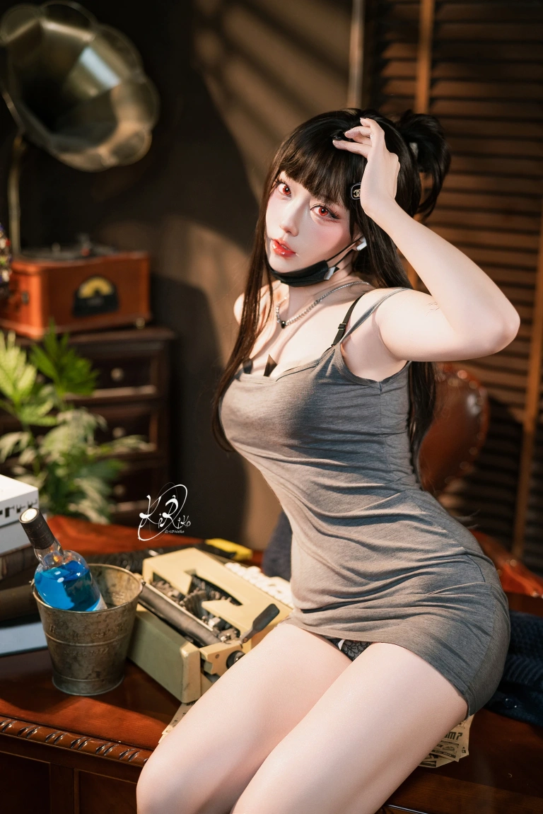 《杀手妻子D》｜切切celia · 62张写真、8 个视频