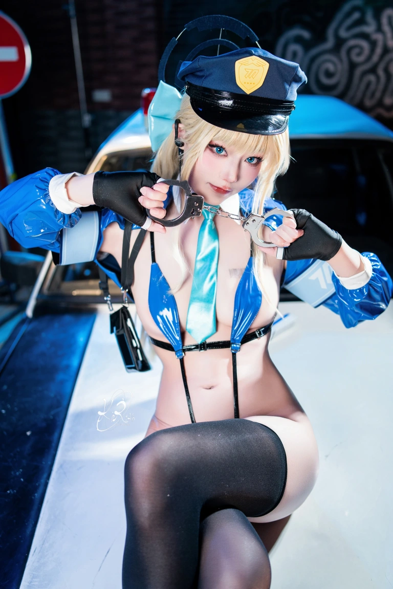 《Toki Police》｜切切celia · 45张写真、11 个视频