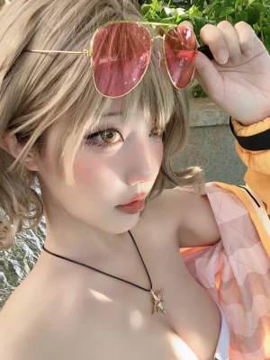 《NIKKE 胜利女神 阿妮斯》｜切切celia · 40张写真