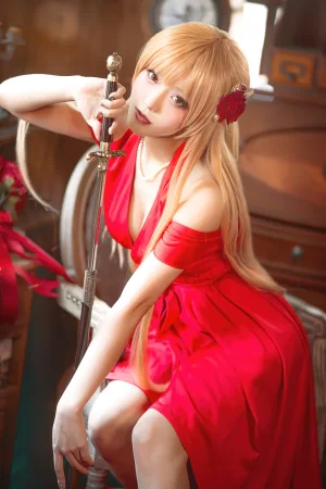 《刀剑神域 亚丝娜礼服》｜切切celia · 28张写真