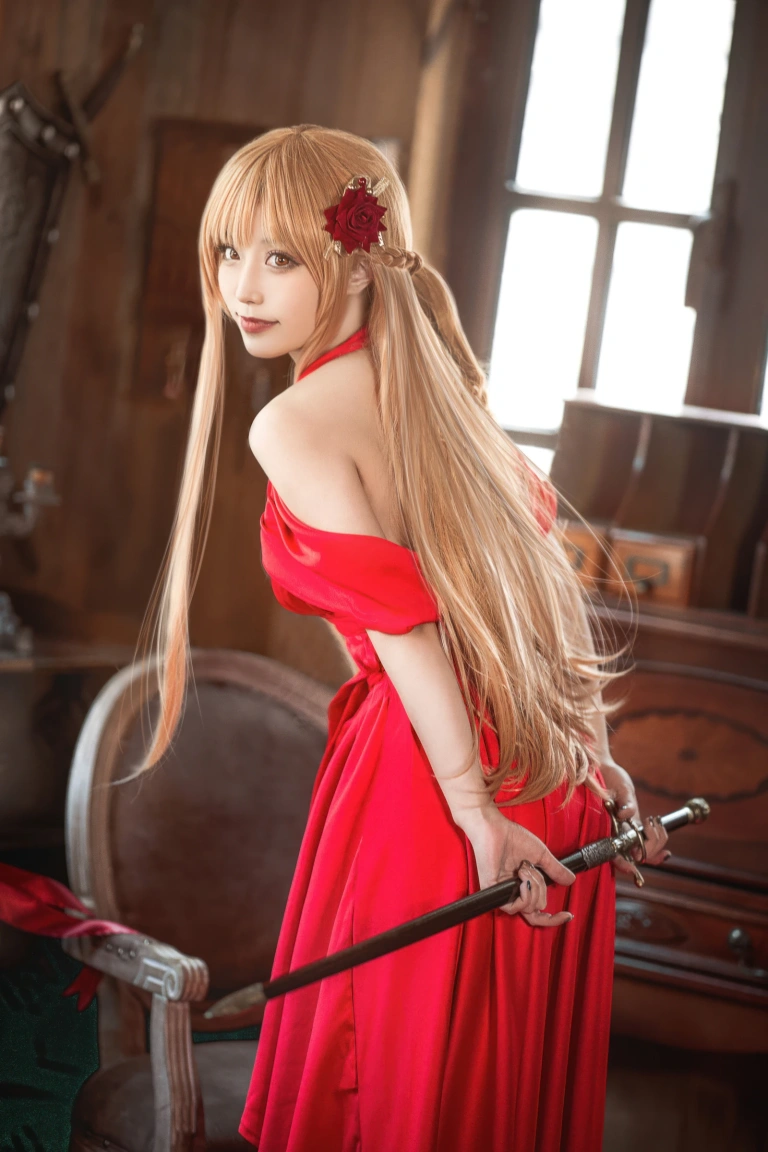 《刀剑神域 亚丝娜礼服》｜切切celia · 28张写真