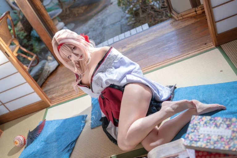 《NIKKE 黑红莲》｜切切celia · 39张写真