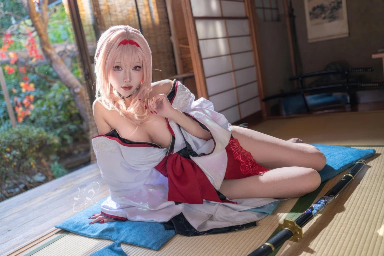 《NIKKE 黑红莲》｜切切celia · 39张写真