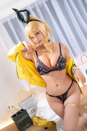 《NIKKE 露菲》｜切切celia · 28张写真