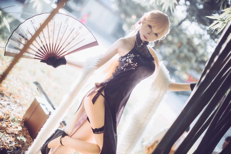 《少女前线 紫雨心》｜coser衣衣 · 14张写真