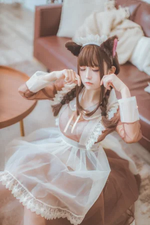 《透明女仆》｜coser衣衣 · 31张写真