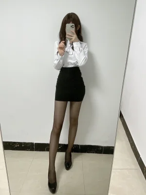 《OL》｜coser衣衣 · 26张写真