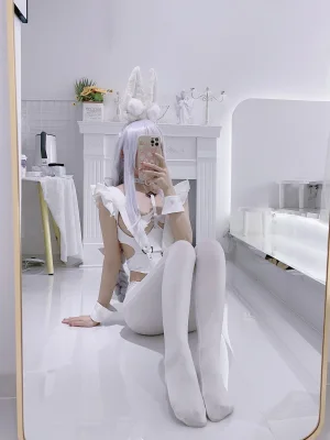 《恶毒兔女郎》｜coser衣衣 · 39张写真、4 个视频