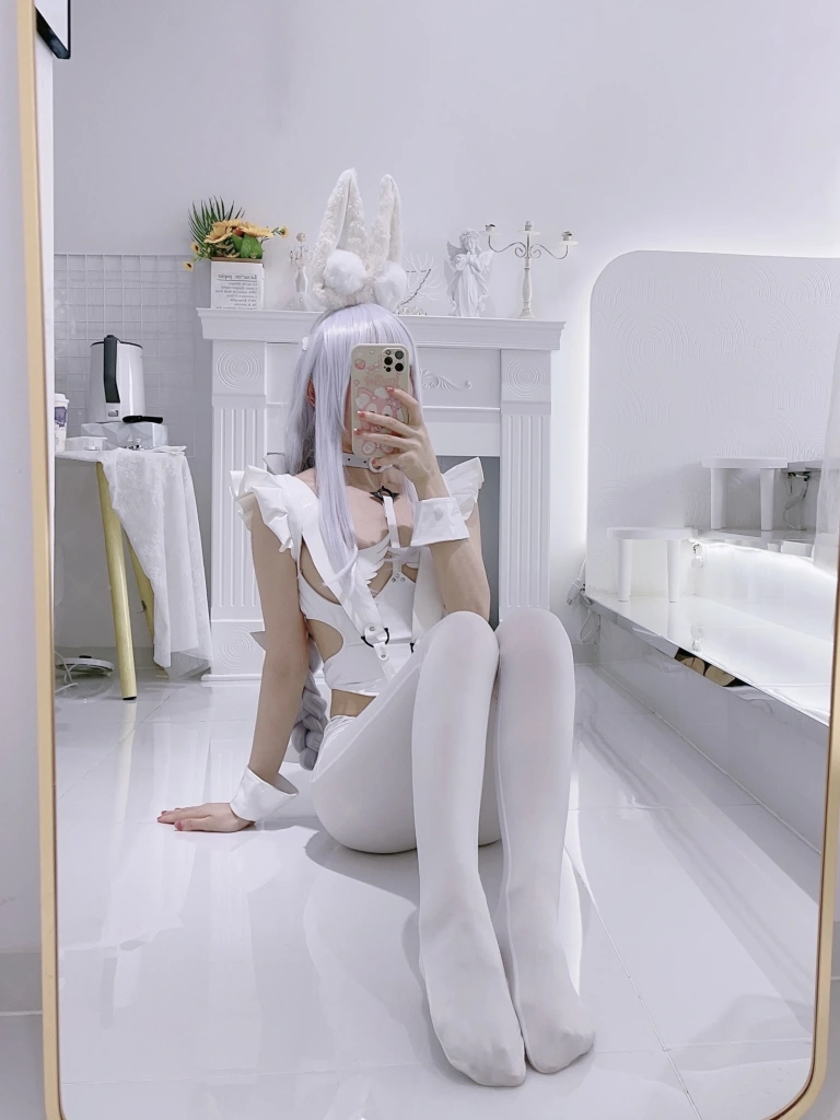 《恶毒兔女郎》｜coser衣衣 · 39张写真、4 个视频