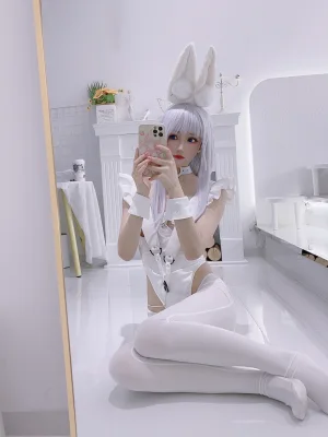 《恶毒兔女郎》｜coser衣衣 · 39张写真、4 个视频