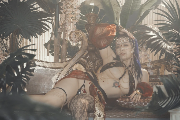 《深渊舞娘》｜珟_珏Dita · 45张写真、3 个视频