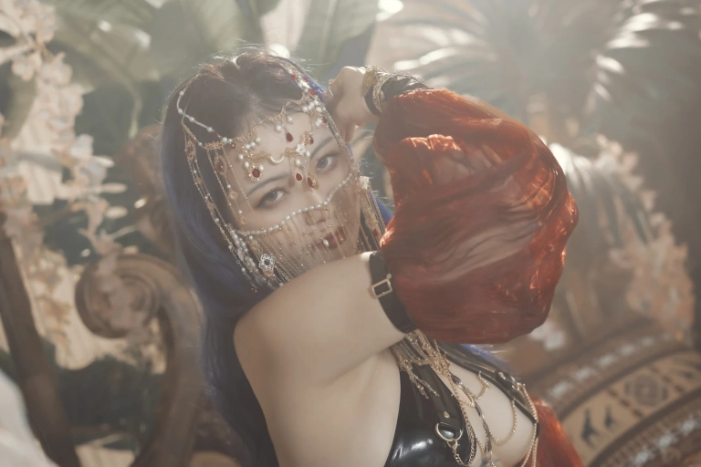 《深渊舞娘》｜珟_珏Dita · 45张写真、3 个视频