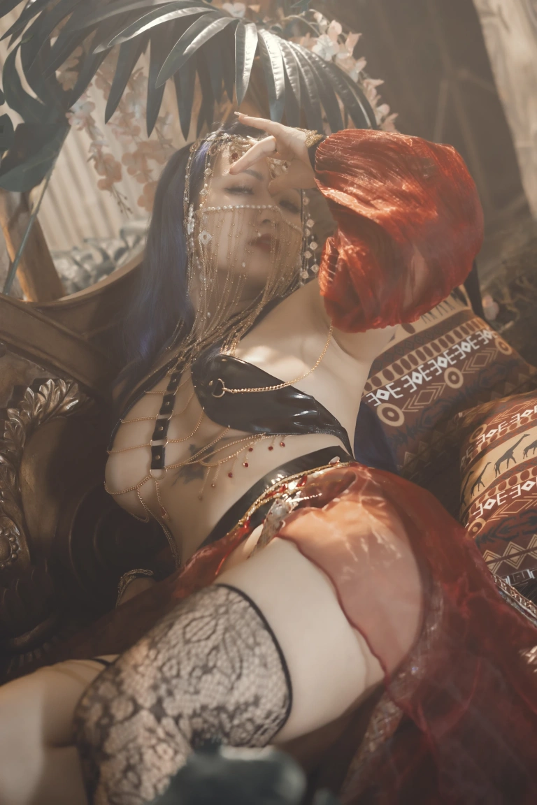 《深渊舞娘》｜珟_珏Dita · 45张写真、3 个视频