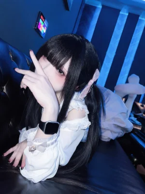《与地雷系女子的ktv约会》｜纸悦Etsu_ko · 44张写真