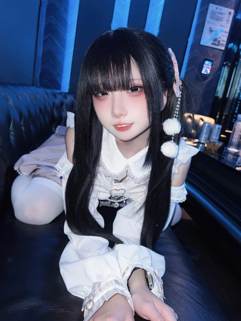《与地雷系女子的ktv约会》｜纸悦Etsu_ko · 44张写真